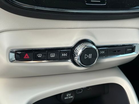 New 2026 Volvo XC40 B5 Ultra w/ Protection Package Premier image 14