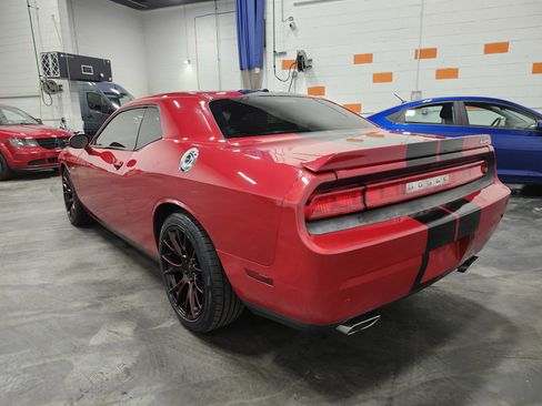 Used 2012 Dodge Challenger SRT8 w/ Premium Sound Group image 17