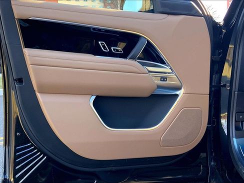 New 2026 Land Rover Range Rover SE image 10