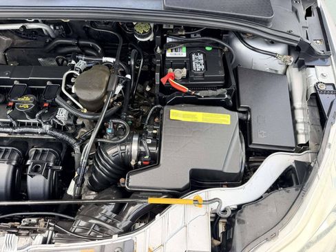 Used 2014 Ford Focus SE FWD image 13