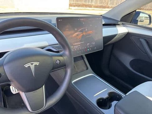 Used 2022 Tesla Model Y Performance image 15