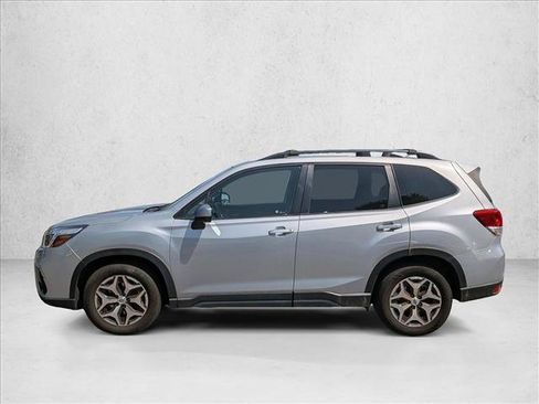 Used 2019 Subaru Forester Premium AWD/4WD image 5