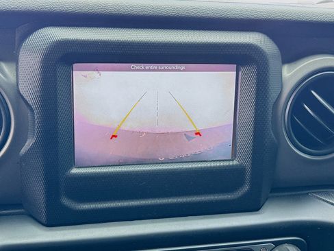 Used 2023 Jeep Wrangler Unlimited w/ Convenience Group image 10