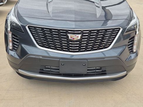 Used 2020 Cadillac XT4 Premium Luxury w/ Cold Weather Package FWD image 6