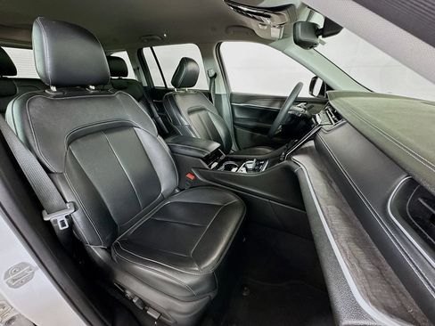 Used 2023 Jeep Grand Cherokee Limited AWD/4WD image 28