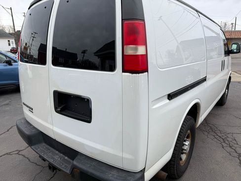 Used 2015 Chevrolet Express 2500 RWD image 11