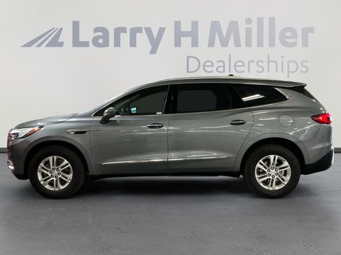 Used 2018 Buick Enclave Essence w/ Trailering Package FWD image 2