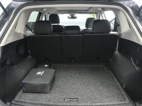 Used 2023 Volkswagen Tiguan SE AWD/4WD image 11