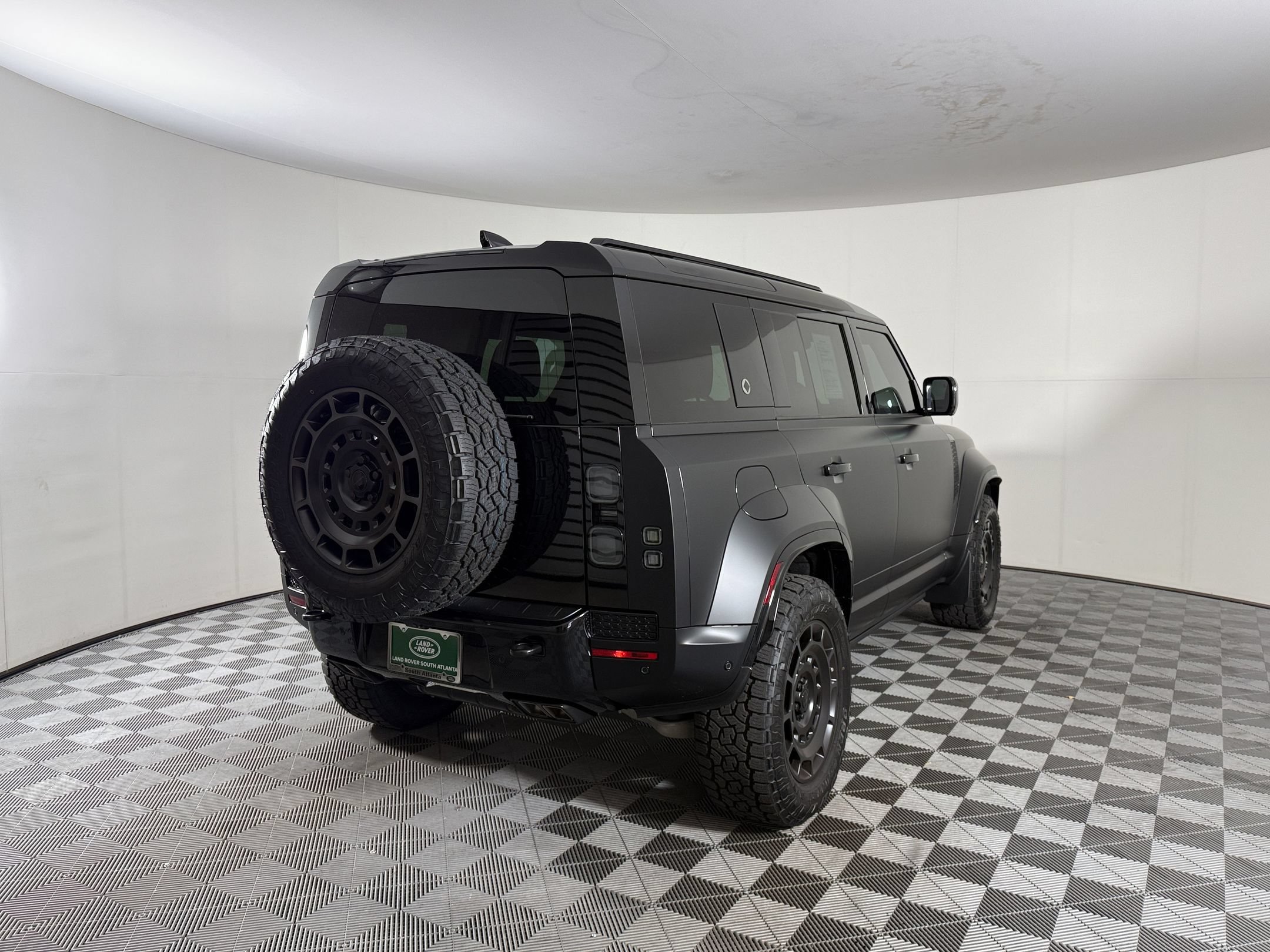 Used 2026 Land Rover Defender 110 OCTA AWD/4WD image 9