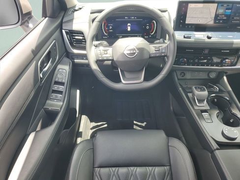 Used 2026 Nissan Rogue Platinum w/ Platinum Premium Package AWD/4WD image 12