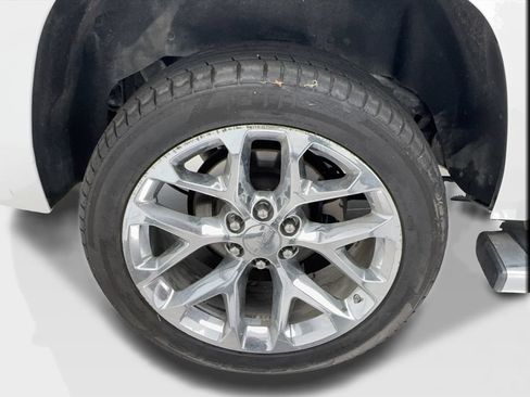 Used 2017 Chevrolet Tahoe LT w/ LT Signature Package RWD image 14