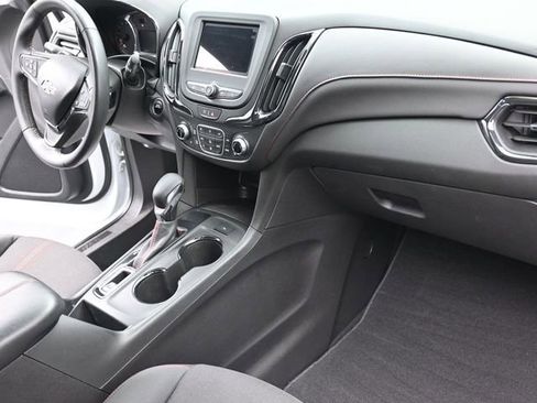 Used 2022 Chevrolet Equinox RS w/ LPO, Floor Liner Package image 28