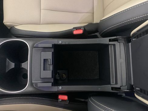 Certified 2025 Subaru Outback Limited image 23