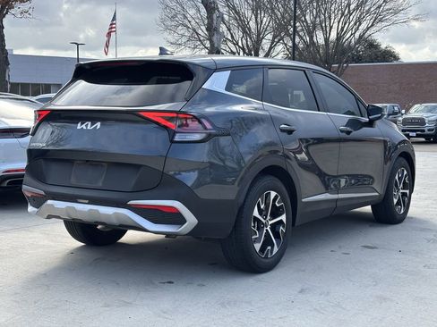 Used 2023 Kia Sportage EX image 3