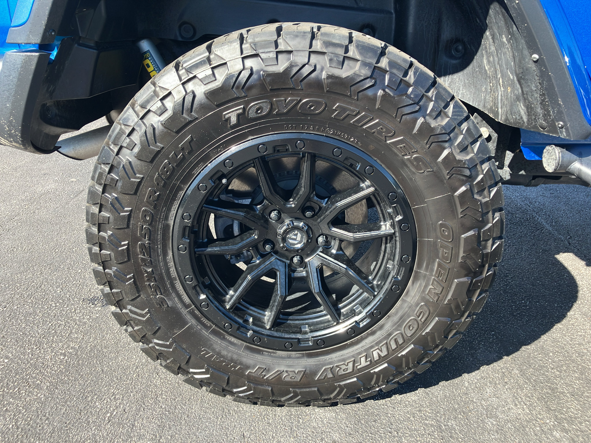 Used 2024 Jeep Wrangler Unlimited Rubicon 4xe AWD/4WD image 9