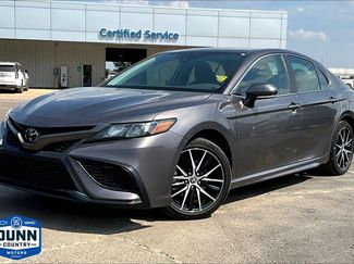 Used 2023 Toyota Camry SE image 1