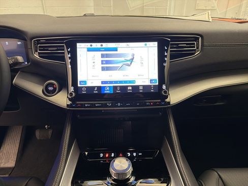 New 2026 Jeep Grand Wagoneer L 2WD image 13