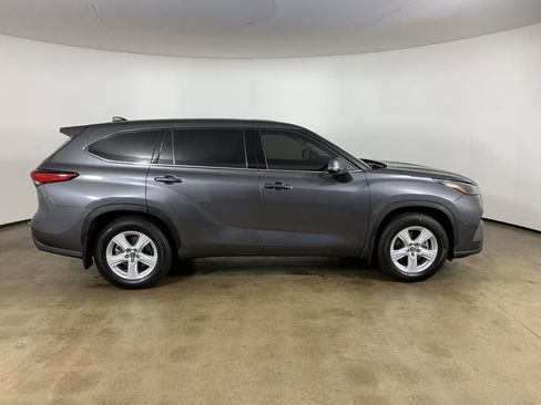 Used 2020 Toyota Highlander Limited AWD/4WD image 7
