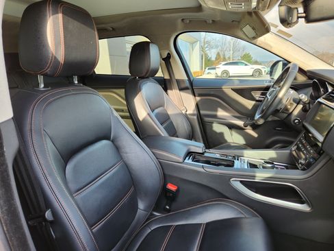 Used 2020 Jaguar F-PACE Prestige image 16