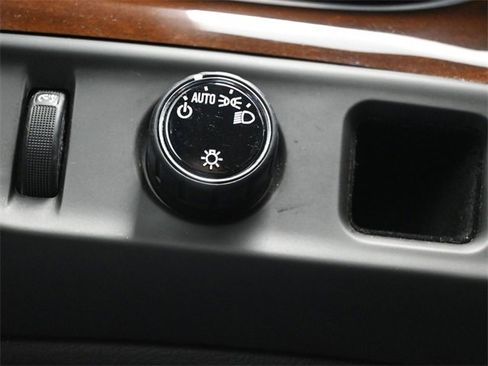 Used 2020 Cadillac Escalade 2WD image 32