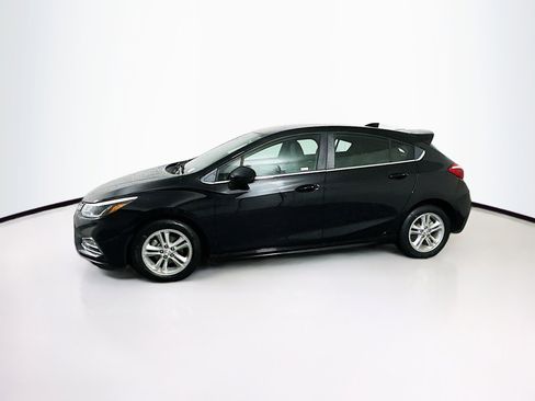 Used 2018 Chevrolet Cruze LT w/ Convenience Package image 4