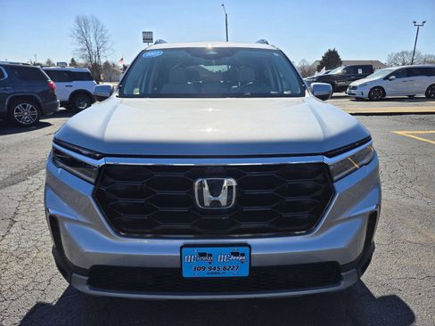 Used 2023 Honda Pilot Elite image 4