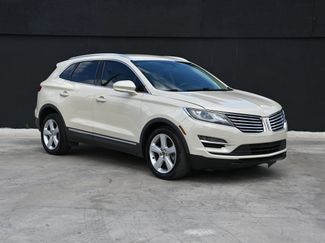 Used 2018 Lincoln MKC Premiere image 1