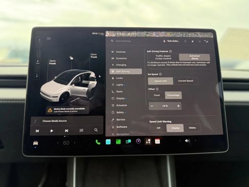 Used 2026 Tesla Model Y Long Range AWD/4WD image 31