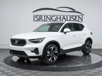 Used 2025 Volvo XC40 B5 Plus