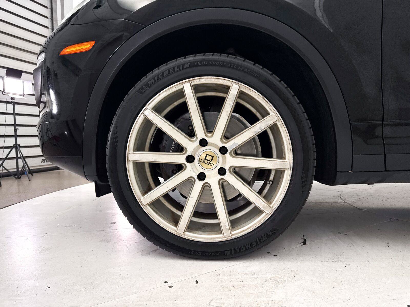 Used 2016 Porsche Cayenne AWD/4WD image 4