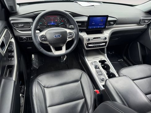 Used 2023 Ford Explorer XLT w/ Equipment Group 202A image 15