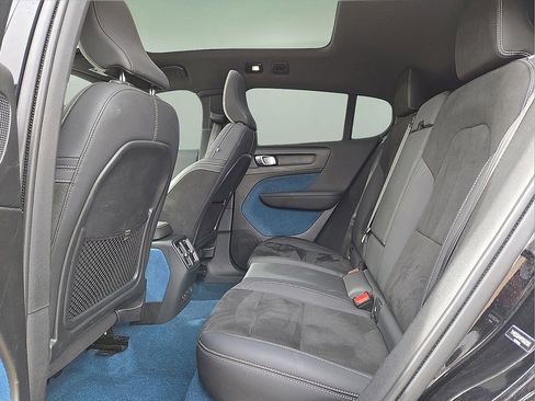 Used 2023 Volvo C40 P8 Recharge Ultimate image 16