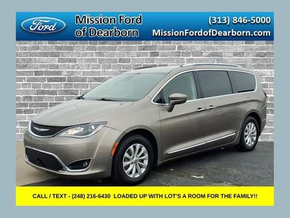 Used 2018 Chrysler Pacifica Touring-L w/ Advanced Safetytec Group