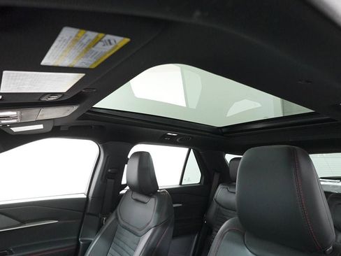 Used 2026 Ford Explorer ST-Line w/ ST-Line Street Pack image 12