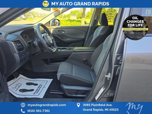 Used 2023 Nissan Rogue SV AWD/4WD image 9