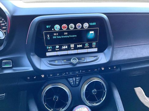 Used 2018 Chevrolet Camaro ZL1 RWD image 9