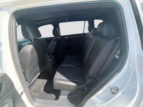 Used 2020 Volkswagen Tiguan SE R-Line image 23