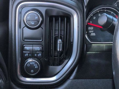 Used 2019 Chevrolet Silverado 1500 LT w/ Texas Edition RWD image 9