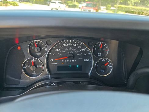 Certified 2025 Chevrolet Express 3500 LT w/ LT Preferred Equipment Group RWD image 19