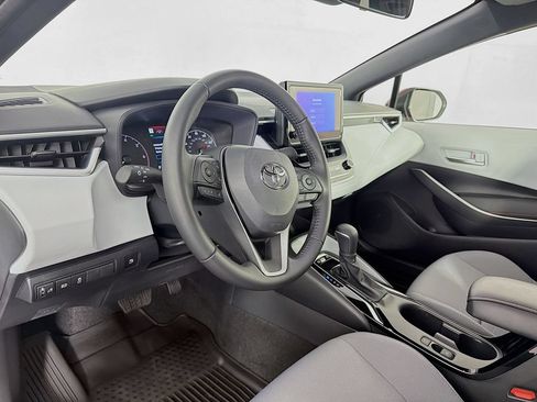 Used 2025 Toyota Corolla SE FWD image 12