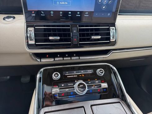 Used 2024 Lincoln Navigator Reserve AWD/4WD image 20