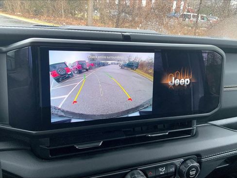 Certified 2025 Jeep Wrangler Unlimited Sahara AWD/4WD image 26
