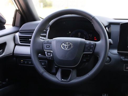 Used 2026 Toyota Camry SE AWD/4WD image 23