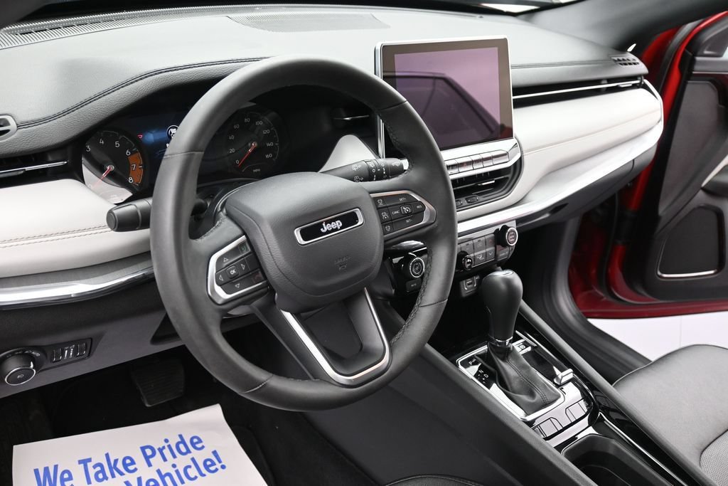 Used 2023 Jeep Compass Limited AWD/4WD image 14