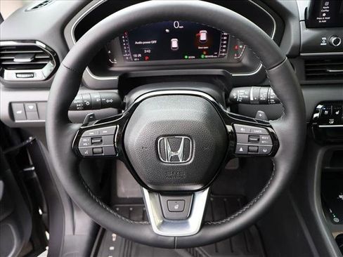 Used 2026 Honda Pilot Elite image 14