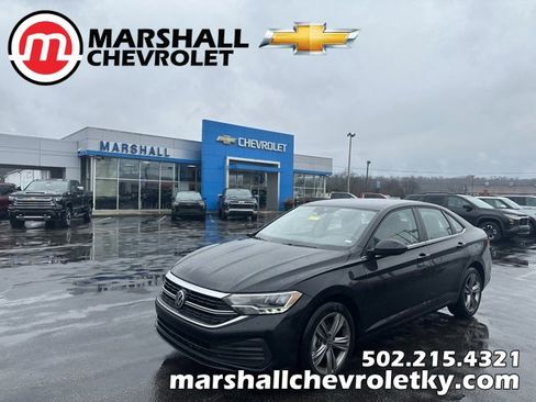 Used 2024 Volkswagen Jetta SE image 1