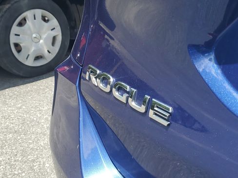 Used 2017 Nissan Rogue SL w/ SL Premium Package FWD image 7