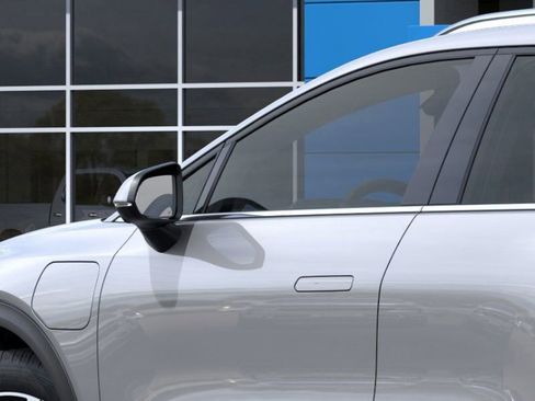 New 2026 Chevrolet Equinox EV LT image 13