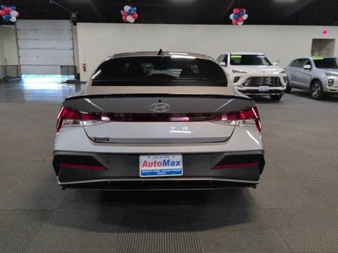 Used 2025 Hyundai Elantra Sport FWD image 5