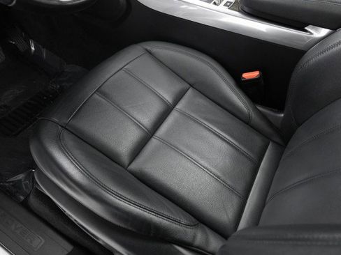 Used 2018 Land Rover Range Rover Sport SE image 36